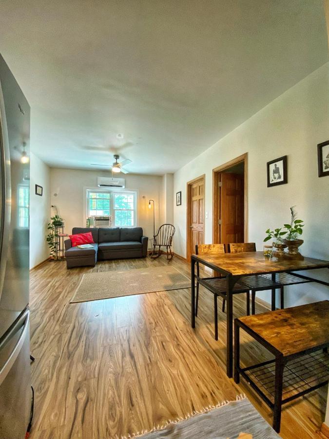 Apartmán Giriraja Ashraya Moundsville Exteriér fotografie